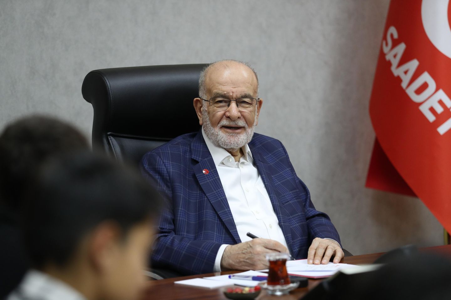 Saadet Partisi Lideri Temel Karamollaoğlu, İzmir'de Gençlerle Buluştu