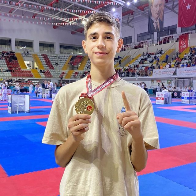 Alper Güneş Ümit Genç U21 Türkiye Karate Şampiyonası'nda Türkiye Şampiyonu Oldu