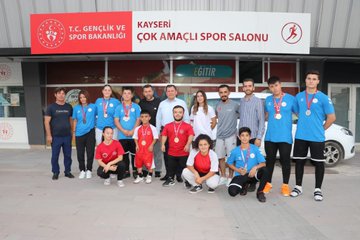 Kayseri'de Halter Sezonu Kapanışı