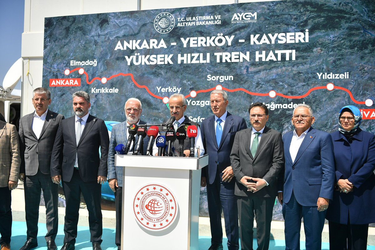 Ulaştırma Bakanı Ankara-Yerköy-Kayseri Hızlı Tren Projesi'ni Açıkladı