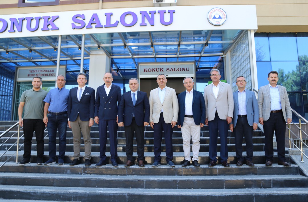 Kayseri Sanayi Odası Yönetimi Erciyes Üniversitesi Rektörüyle Bir Araya Geldi