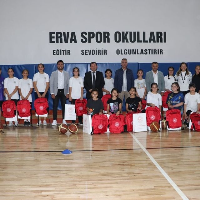 Gençlik ve Spor İl Müdürü Ali İhsan Kabakcı Erva Spor Kulübü Kız U-14 Basketbol Takımı ile Buluştu