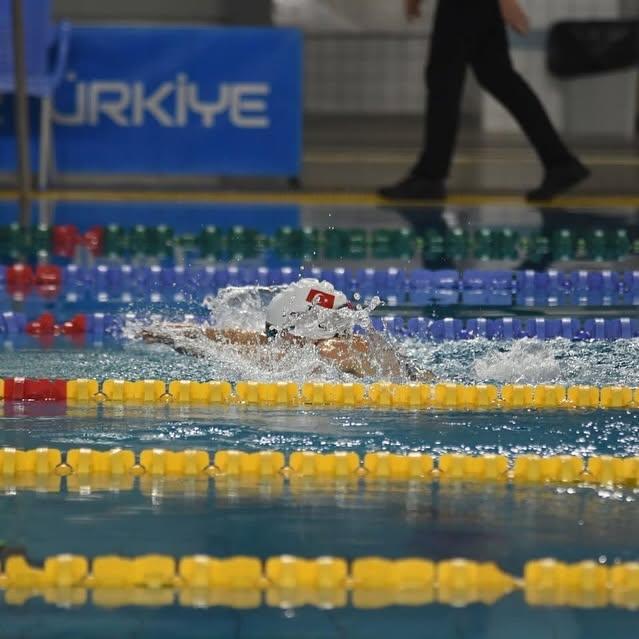 Kayseri'de Yüzme Müsabakaları Gerçekleşti