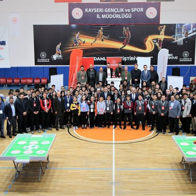 GençTek Kayseri'de Gençler Robot Futboluyla Buluştu