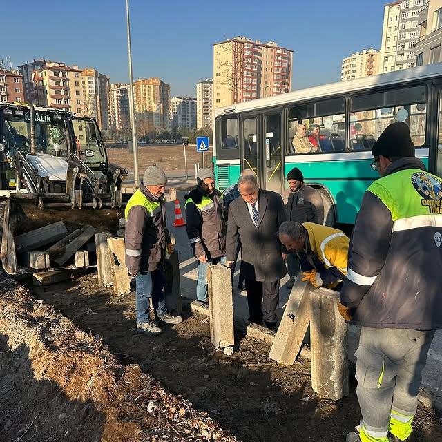 Kayseri'nin Talas ilçesinde Millet Bahçesi'ne Zorlu Kış Şartlarında Çalışma