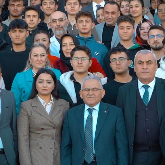 Kayseri Büyükşehir Belediyesi Gençlere Destek Sağlıyor