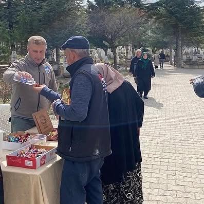 Talas'ta Mezarlıklarda Aref Gönülleri Birleştirdi