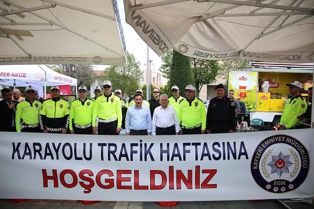 Kayseri'de Trafik Haftası Kutlamalarına Yoğun İlgi